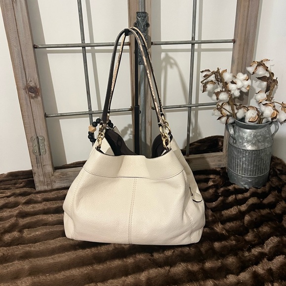 Coach Lexy - Picture 5 of 9